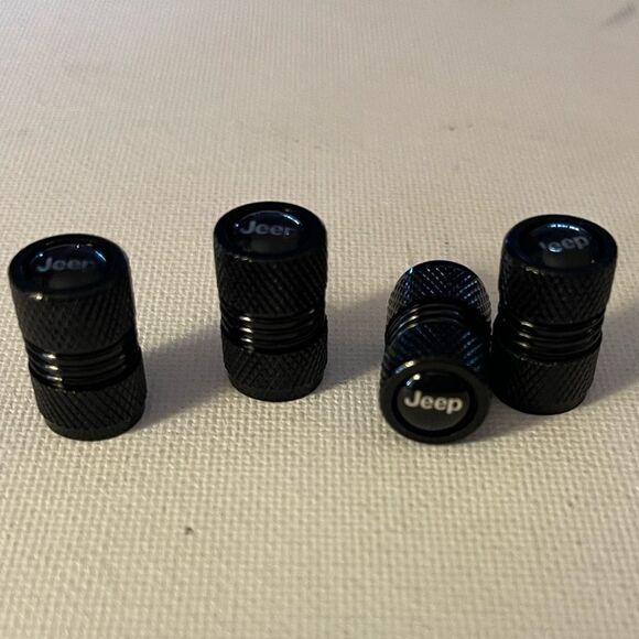 Jeep Valve Stem Caps in Black set of 4 NWT - Picture 2 of 4
